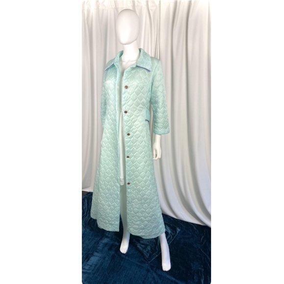 Vintage 60’s 70’s Long Quilted Bed Jacket in Soft Pastel Mint Green • Coat XS/S - Picture 5 of 10